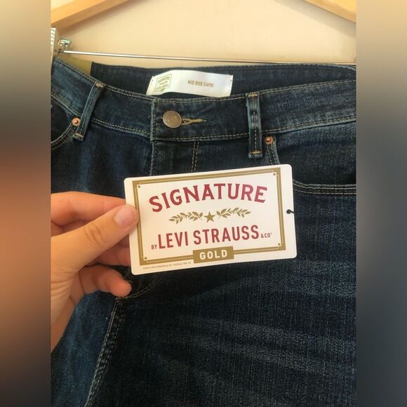 🐱 Levi’s | NEW Capri Jeans - Picture 2 of 6